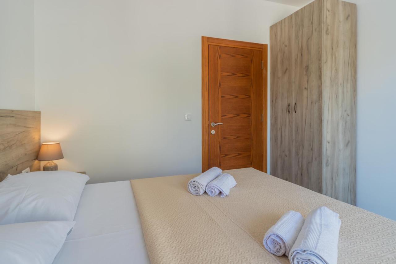 Grejm Lux Family Apartments Petrovac Екстер'єр фото